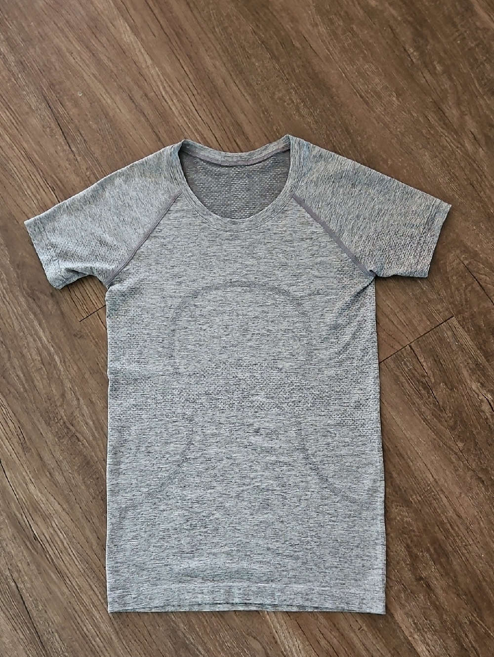 Lululemon Swiftly Tech Short Sleeve Shirt - Picture 2 of 8